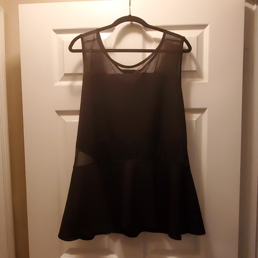Short sleeve peplum top